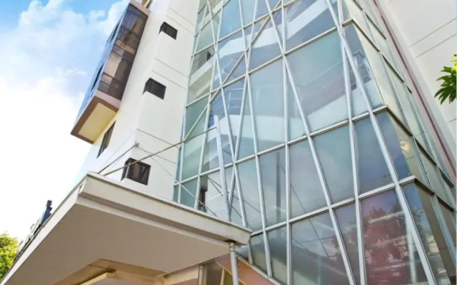Travelbee Business Inn