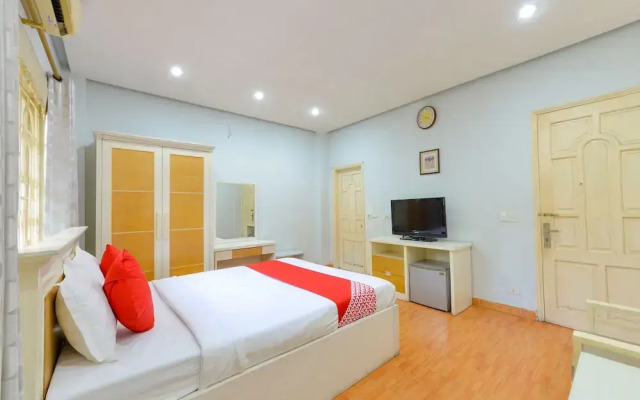 OYO 296 Amely Hotel