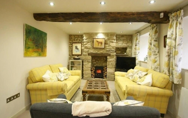 Coach House Burford, Burford
