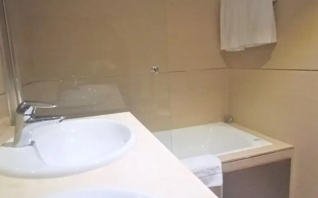 Lovely Apartment in Almeria With Garden