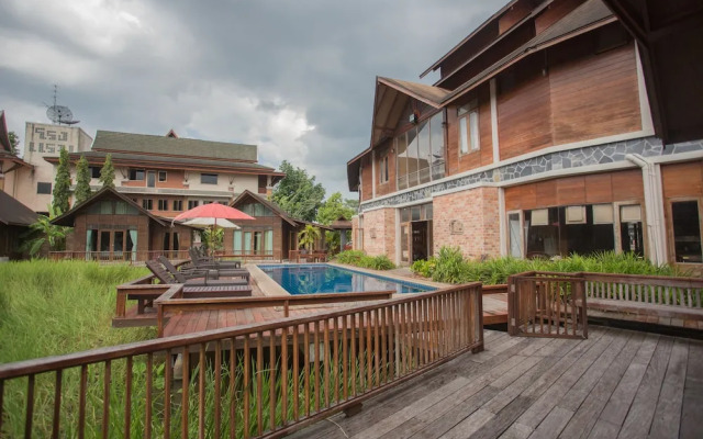 Rice Farm Villa Suratthani