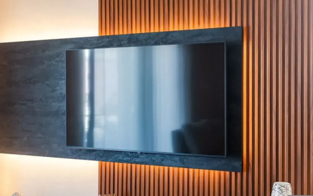 The Old-clock Apartment