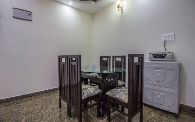 OYO 11587 Home Spacious Studios Nerul