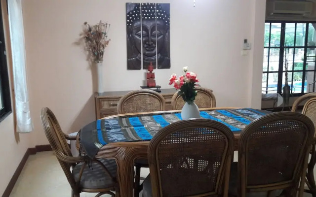 4 Bedroom House & Private Pool Pattaya