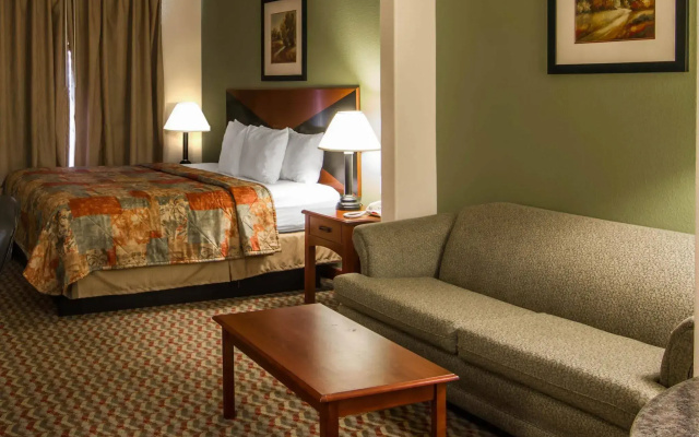Clarion Inn & Suites Weatherford South