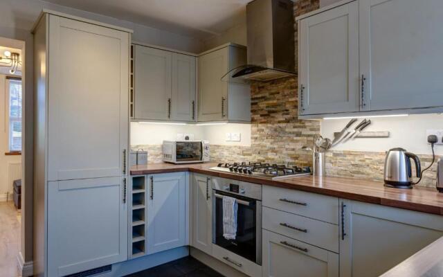Cosy 2 bed home CHESTERFIELD