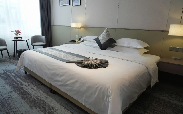 Dolton Lushan Hotel