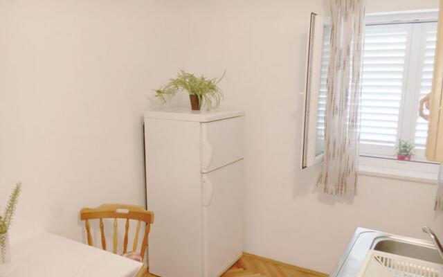 Dalsi - 10 m from beach - A4(2+2)