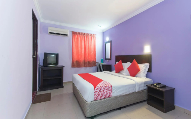 Super OYO 473 Comfort Hotel 2