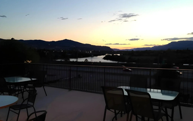 Country View Motor Inn