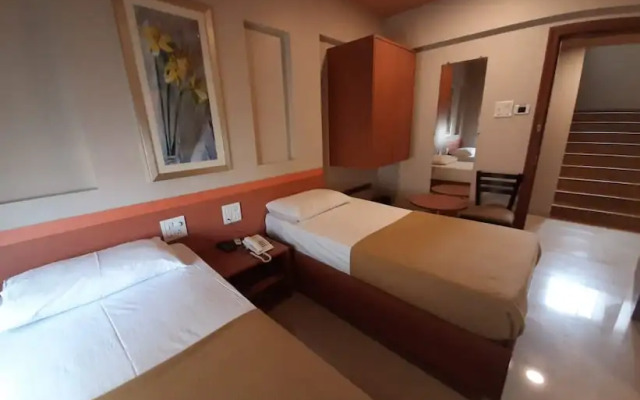 Hotel Sai Palace Express