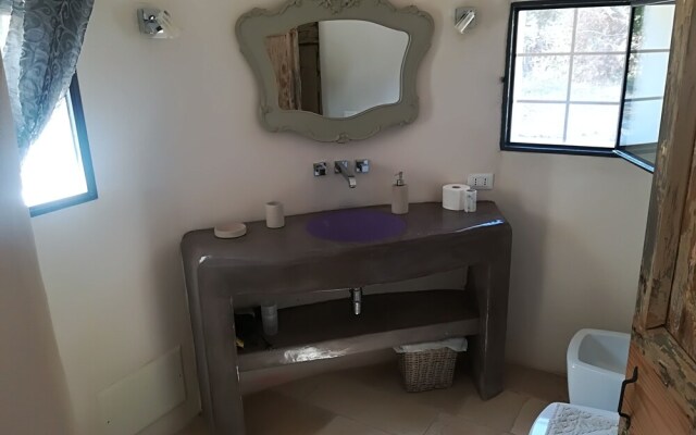 Beautiful Masseria Inside the Country and Near the sea