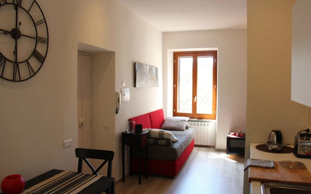 The Window on the Cathedral - Studio Apartment