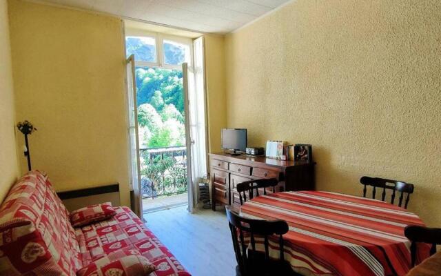 Appartement Cauterets, 2 pièces, 6 personnes - FR-1-234-130