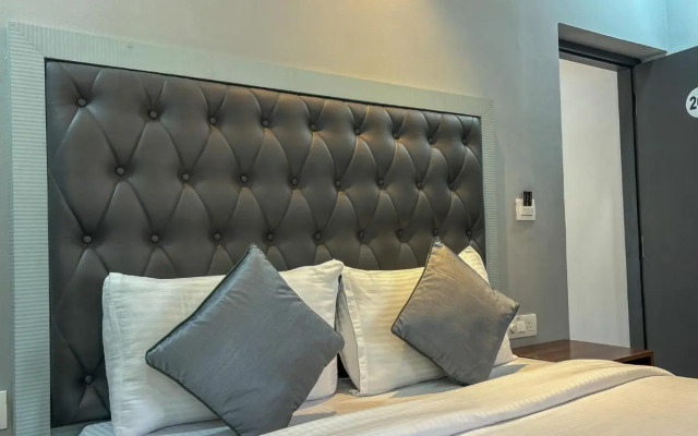 Palm Mystic Inn - Indiranagar