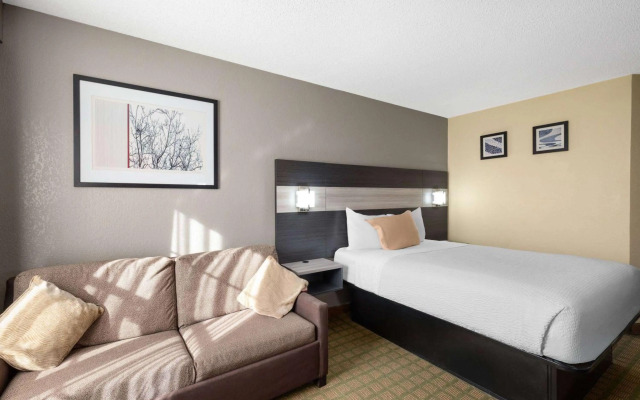 Travelodge by Wyndham Perry National Fairgrounds Area I-75