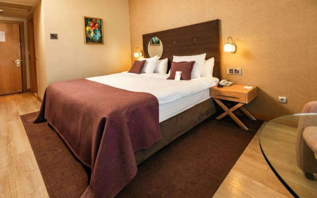 WOW Airport Hotel