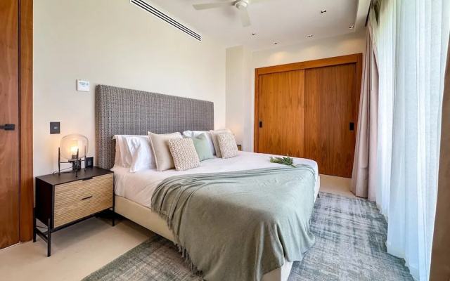 Marina Garden Penthouse 3 Bedroom Apartment