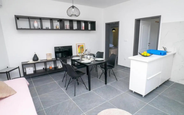 Apartman A2 s vlastitim bazenom