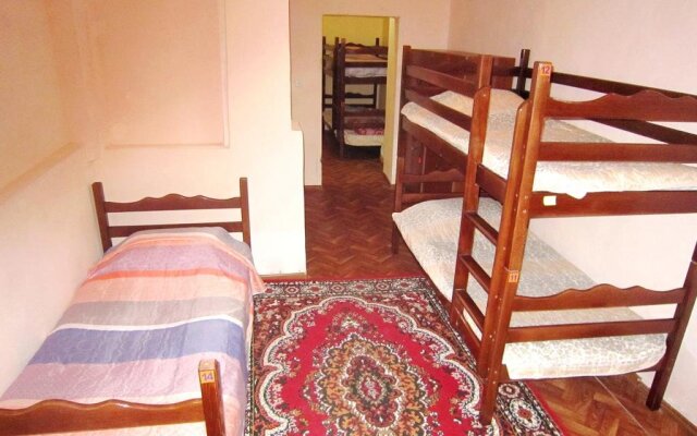 Republic Square Hostel and Tours