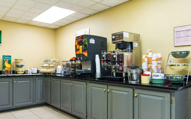 Quality Inn & Suites Chattanooga West near Lookout Mountain