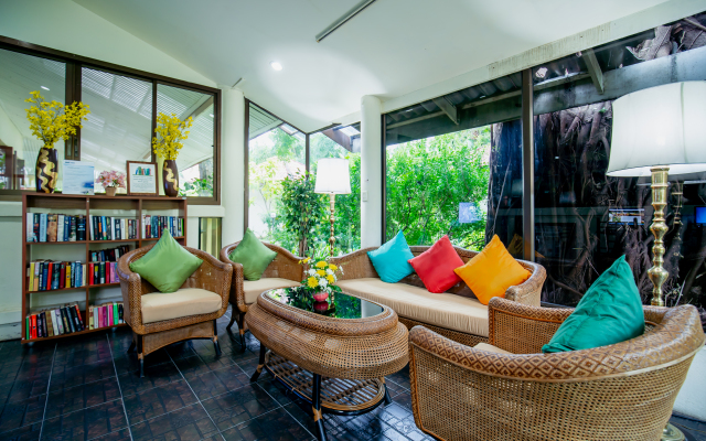 Phuket Leelavadee Hua Ting Resort