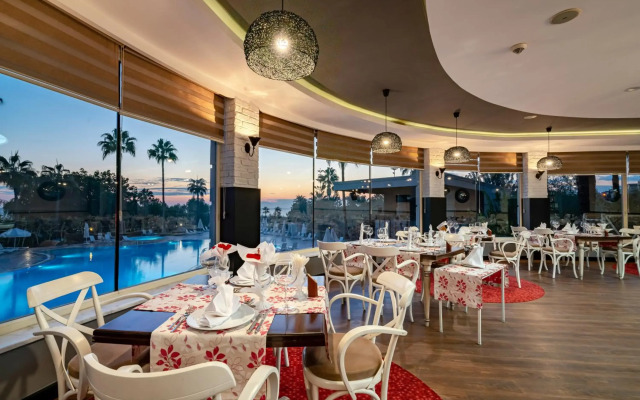 İz Flower Side Beach Hotel