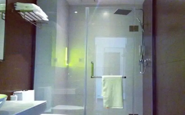 IU Hotel Tianjin Xiqing Meijiang Convention Center Dasi Branch