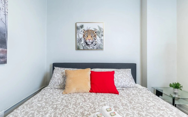 Upscale 2BR With King Bed-prime Location