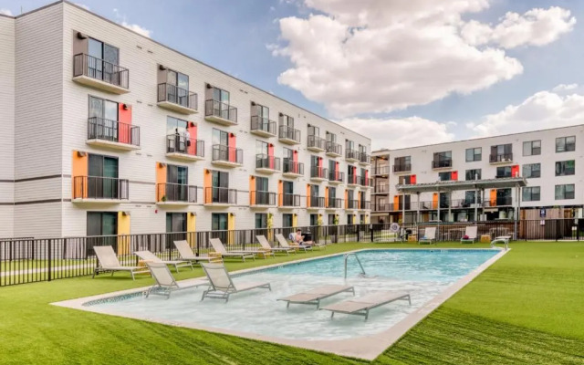 Stunning Midtown Suites by Sonder
