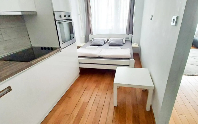 High White Apartments