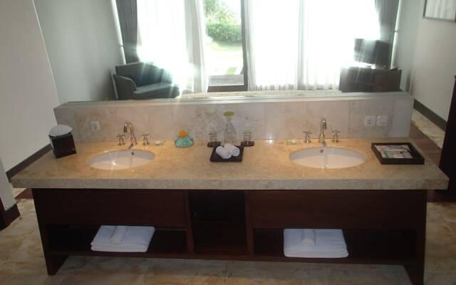 15 Bedrooms Sun Suite Villa Bali