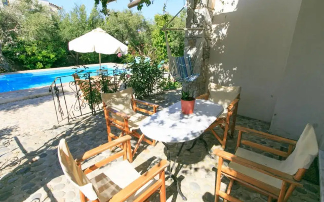 Villa Nineta in Tavronitis