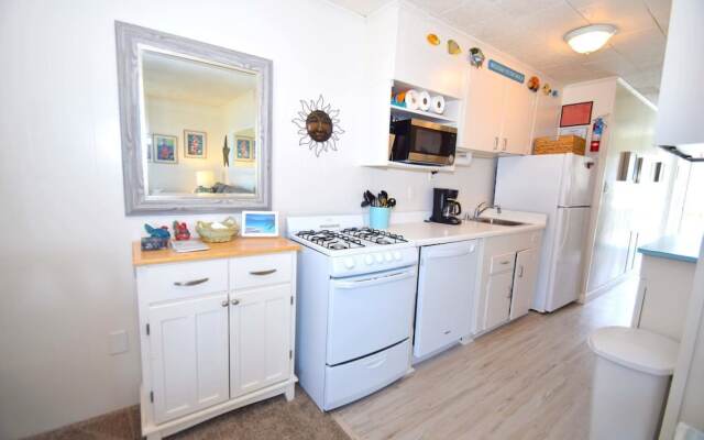 Sunstar 3 2 Br condo by RedAwning