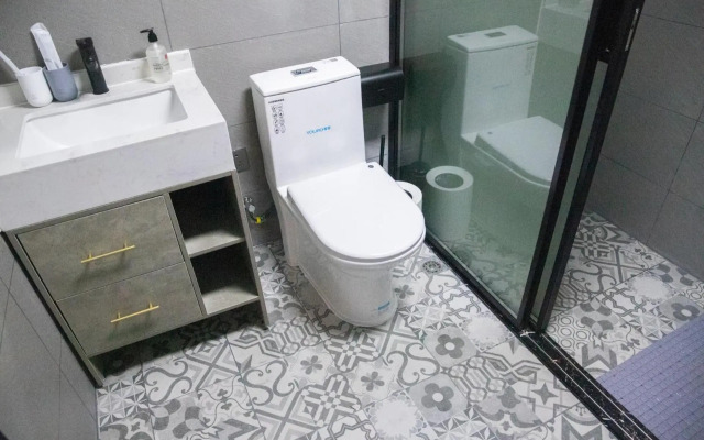 Locals Apartment Place 18