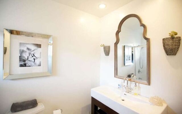 Castro Central Apartment