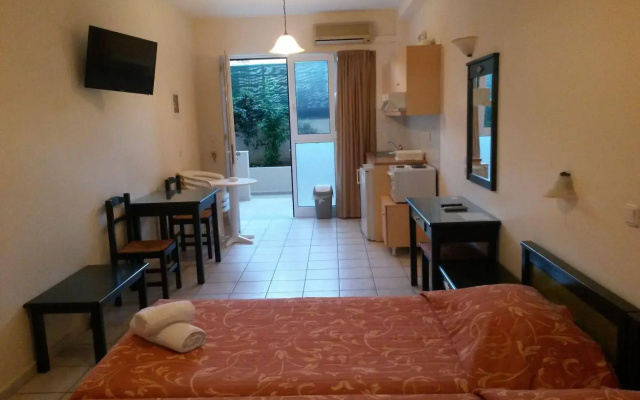 Zannis Hotel