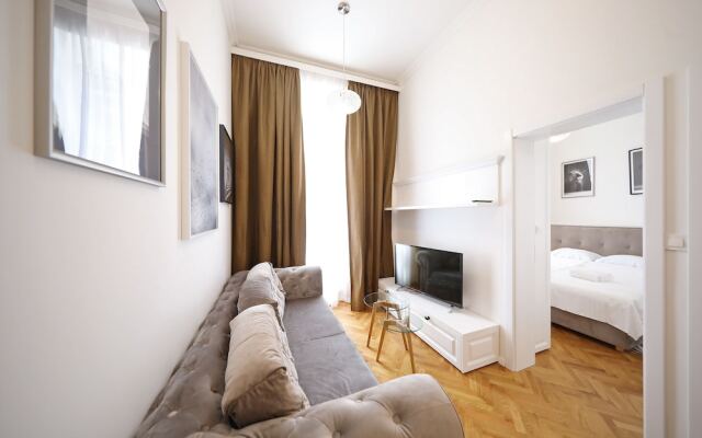 Zagreb IN Central Square Apartment