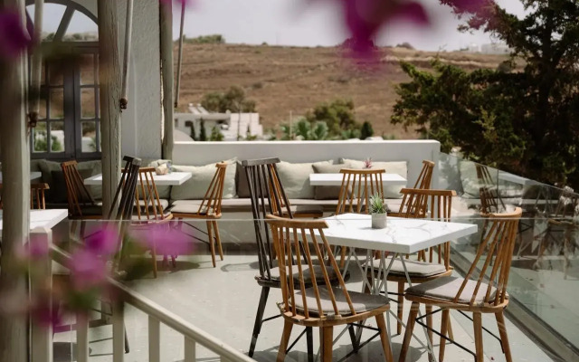 Pnoi Hotel