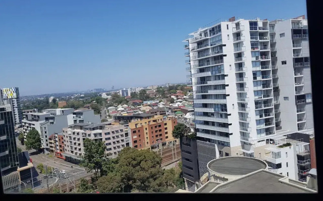 Parramatta Hotel in Mantra Building