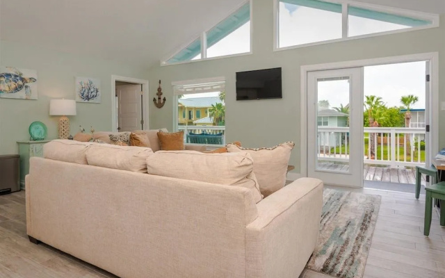 Sandy Oasis by Miss Kitty’s