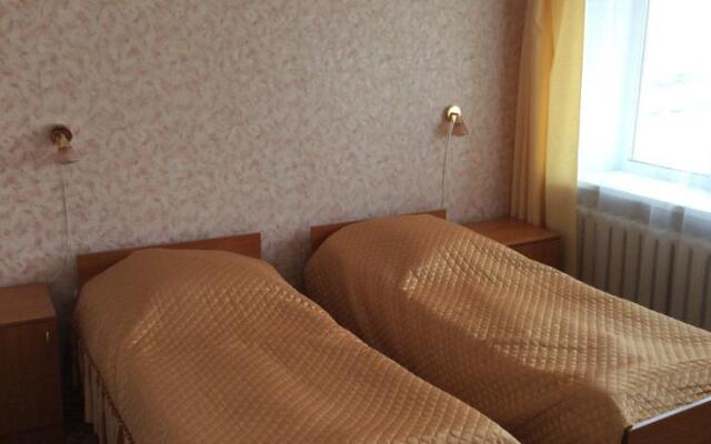 Yunost Hotel