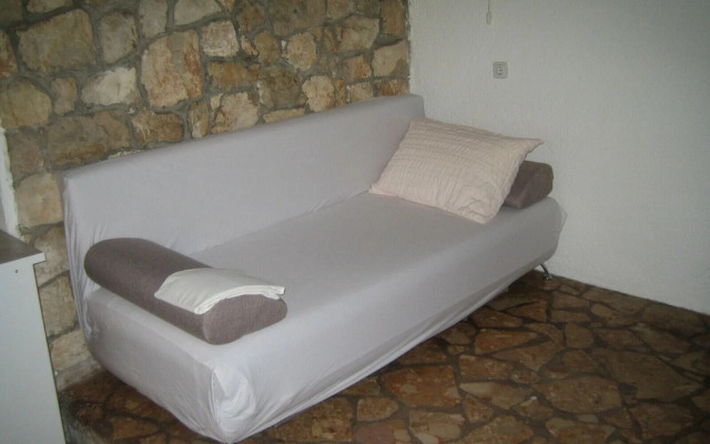 Ivica - Charming House Next to the sea - H