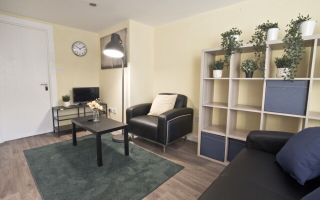 Short Stay Bristol - Church Apartment