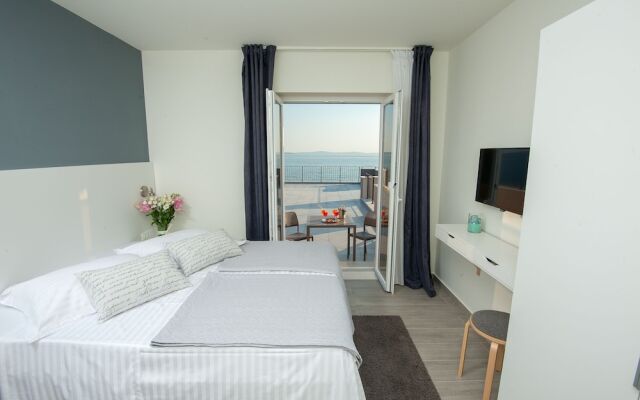 Seaside Luxury Suites