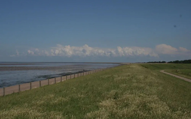 Nice Chalet with Dishwasher near Wadden Sea