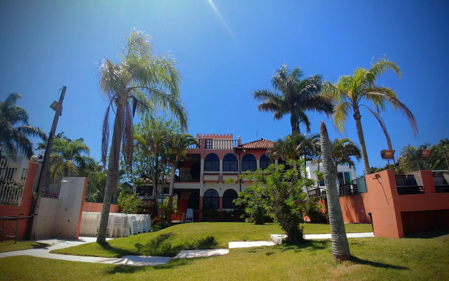 La Alhambra Apart Hotel