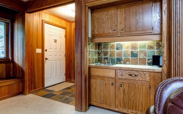 Abode at Teewinot Cabin