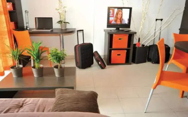 Park&Suites Appart'City Saint-Etienne Saint Priest en Jarez - Appart Hôtel
