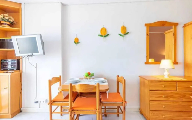 13-02 Bonito estudio con vistas al mar